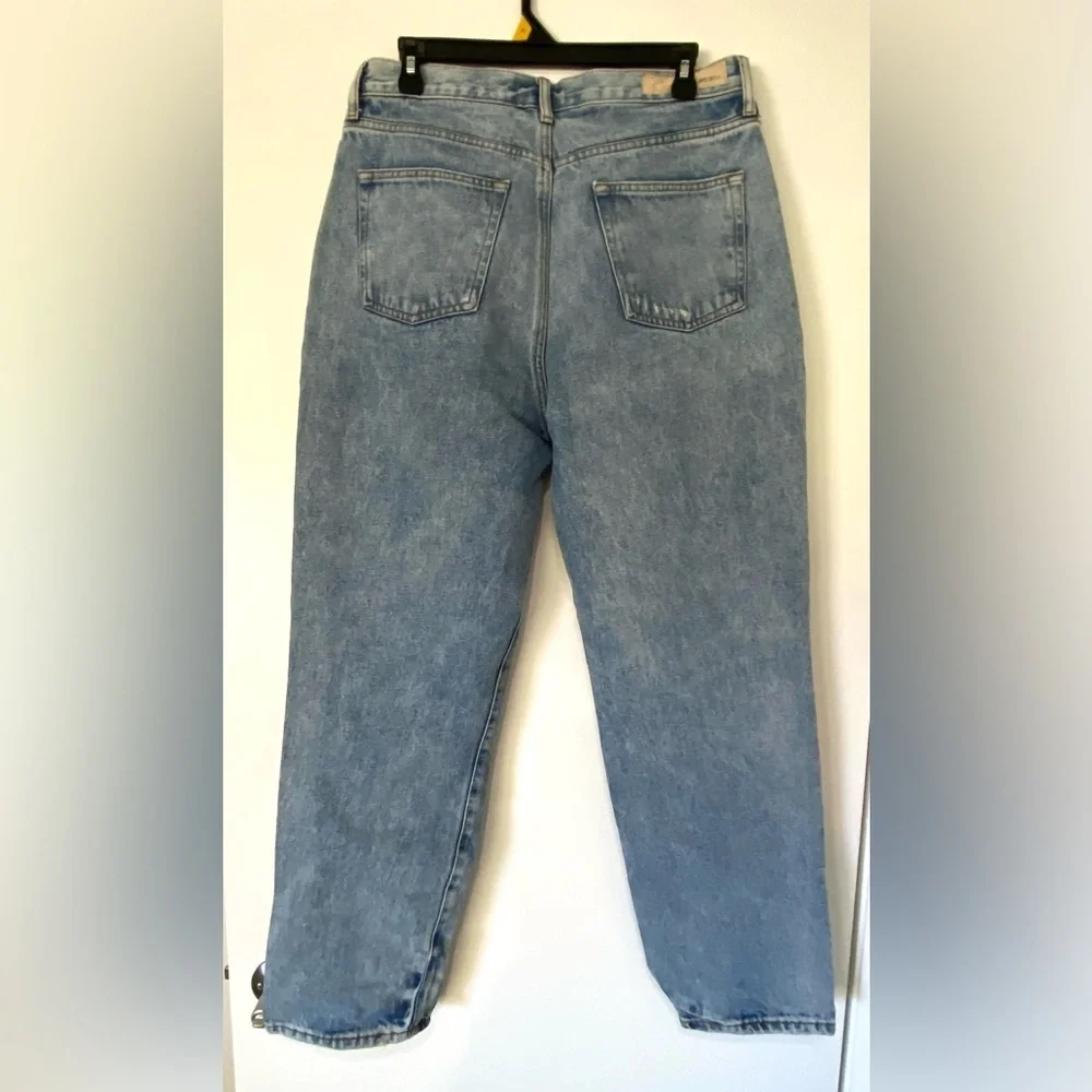 Betro Simone Women's Straight Leg Distressed Button Fly Jeans 30